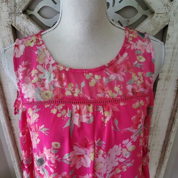 Poppi Women's Ruffe Bell Sleeve Cold Shoulder Top in Pink Floral Metallic - Picture 4 of 8